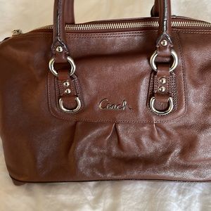 🛍 Coach leather Purse Handbag